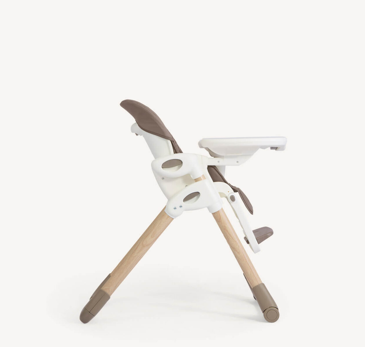 p02-joie-highchair-mimzy-recline-strata-acorn-wood-profile